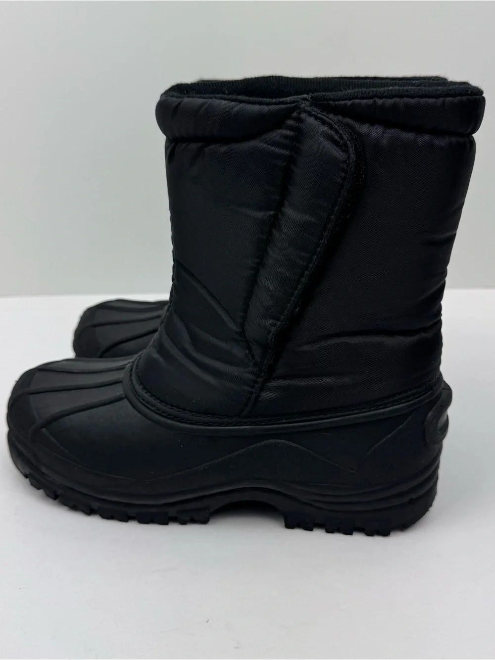 Alpine Design Snow Crusher II waterproof winter boots. Youth size 5.